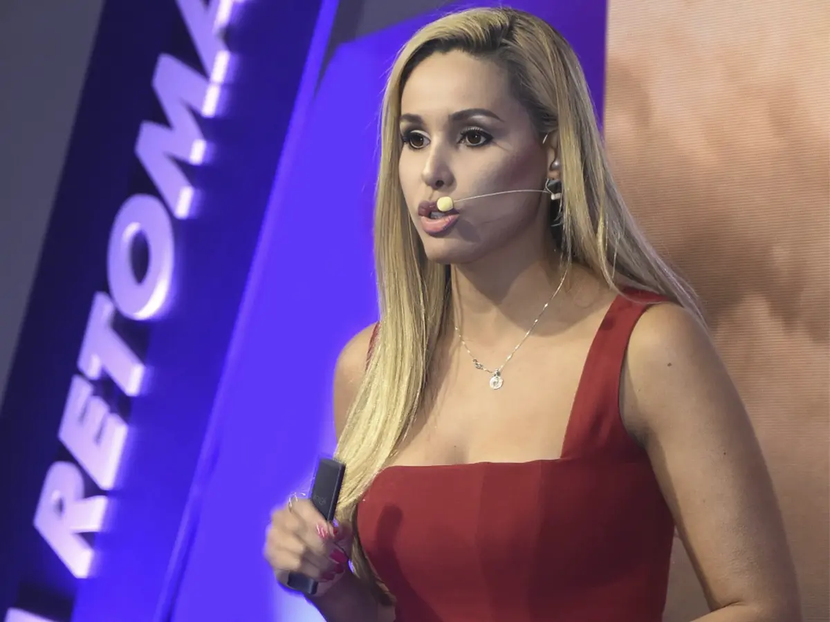 Taty Smith palestrando para mulheres